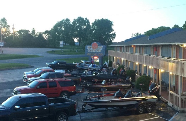 Mountain Country Motor Inn