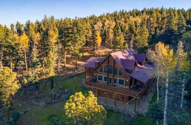 Mountain dream home with 180 degrees views of the Moreno Valley and Major Peaks