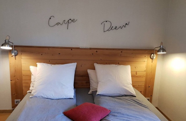 Mountain guest rooms, pets allowed