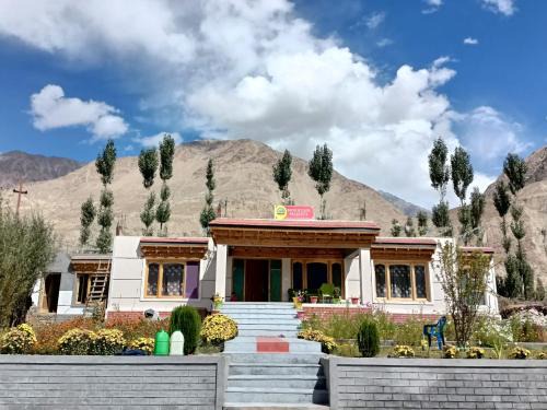 Mountain majesty guest house Ladakh by LexStays