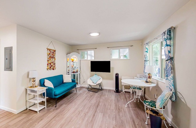 Mountain & ocean-view home with bamboo garden, 1 block to beach