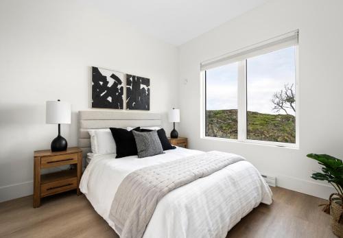 Mountain Suite, Private Patio, Fully Equipped Kitchen, WD