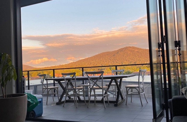 Mountain View City Center Apartment with BBQ