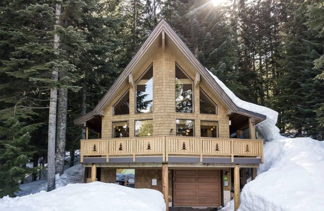 MOUNTAIN VIEW Hot Tub Cabin Retreat!