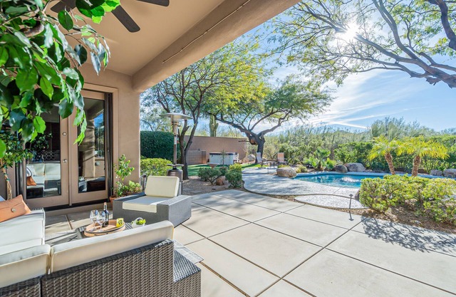 Mountain View, Private Backyard, Hot Tub, Gym, Great Master Suite!