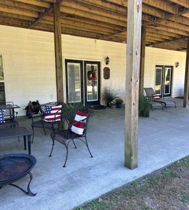 Mountain Views 5 Queen Bedrooms WiFi FirePit BBQ