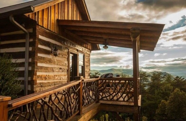 Mountaintop Log Cabin,HotTub,Pool Table