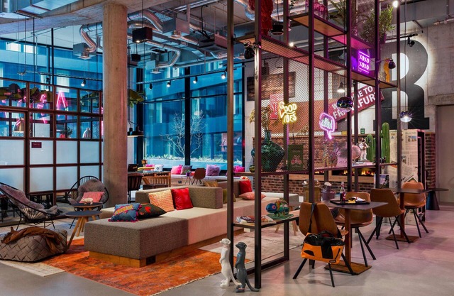 Moxy Frankfurt City Center