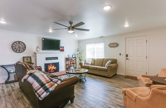 Mtn-View Home w/Patio & Grill in Woodlake