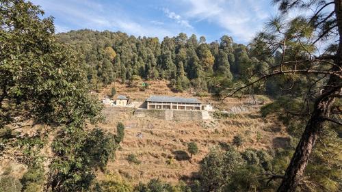 MudHouse Retreat, Sarajara