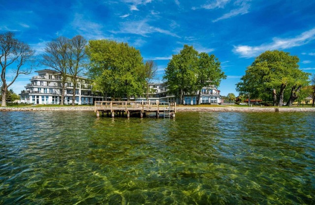 Mueritzpalais GmbH - Apartment Müritz with side view of the Müritz