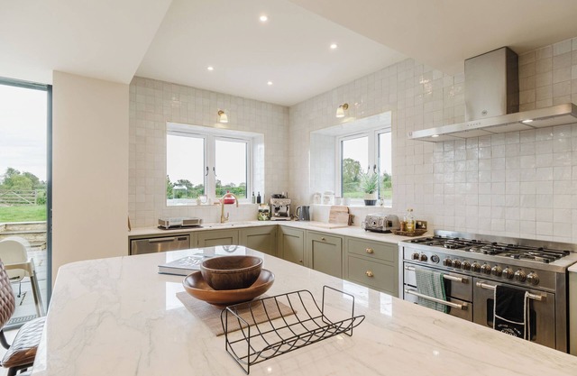 Mulberry Cottage 5BD in Wiltshire