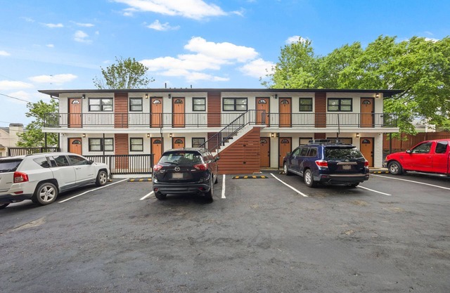 Multiplex Unit with Bathtub & Free Parking
