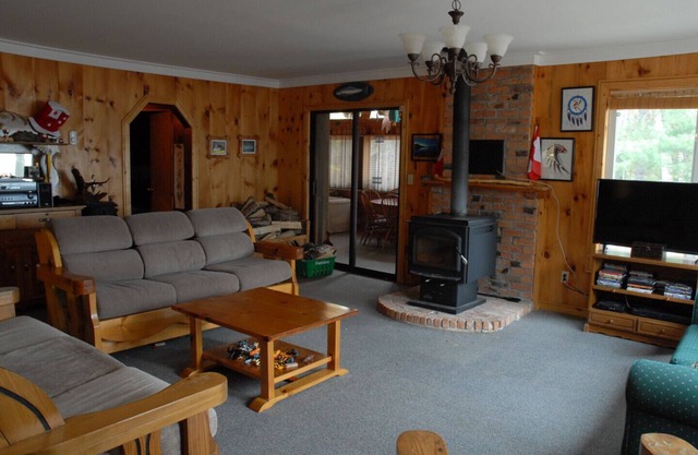 Muskoka Cottage with a Sandy Beach