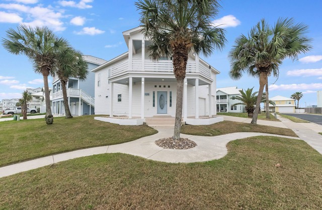 Mustang Island vacation home, access to beach & community pool