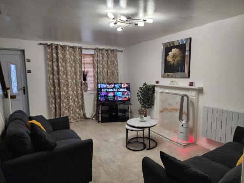 My Holiday Home -2 Bed House-Free Parking