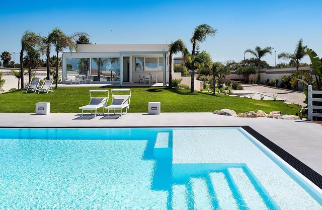 My Rental Homes - Casa Sunnshine with garden and well-equipped pool area (shared)