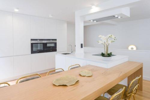 My Veranda - Spacious Loft with 4 Bedrooms and 3 Bathrooms - Near République and Le Marais