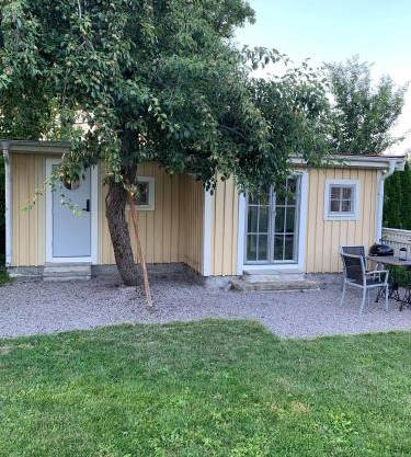 Mysigt gårdshus på vackra Stensö