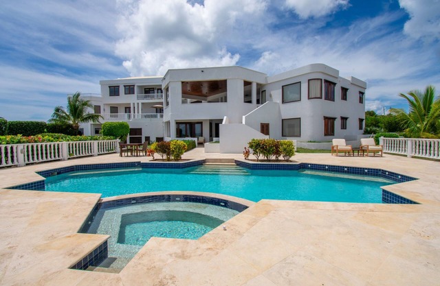 Mystique at Sheriva Villas/Ocean-view With 3 Pools, 3 Jacuzzis/5-Star Service