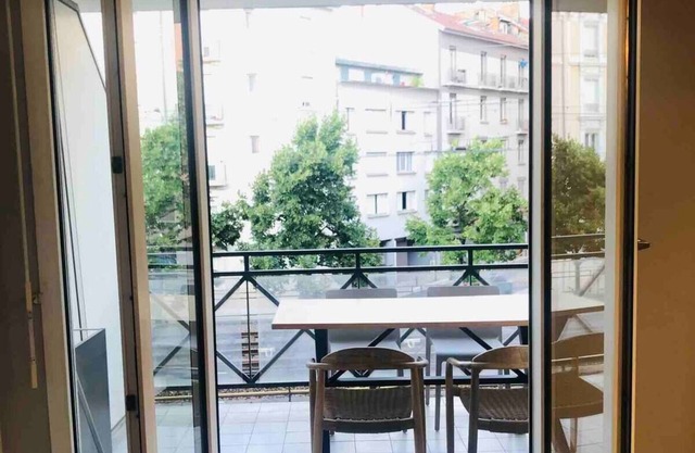 N'est Douillet - BEAUTIFUL APARTMENT with Free Parking