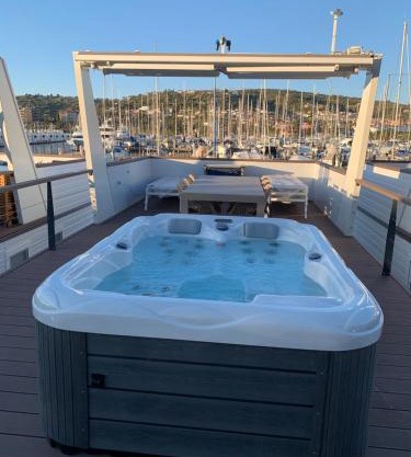 Nalu Seahouse