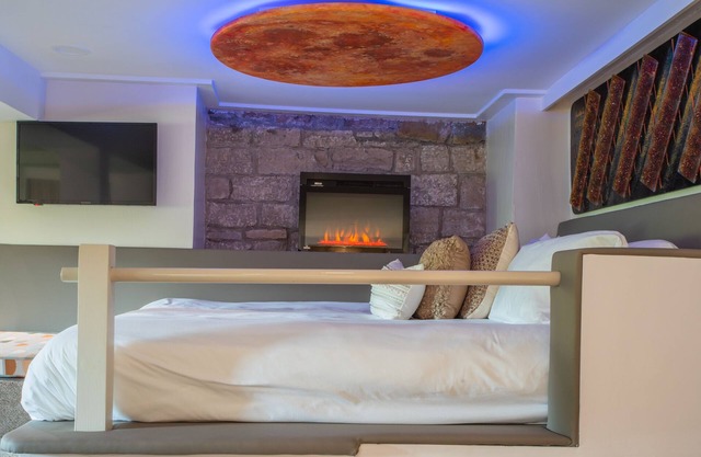 NAPA Suite Hot Tub Downtown Original Art