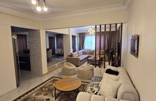 Nasrcity Homestay offers a spacious two-bedroom apartment.