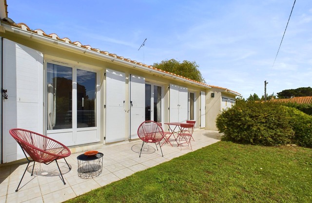 Nature and discovery for 8 people in Brem-sur-Mer