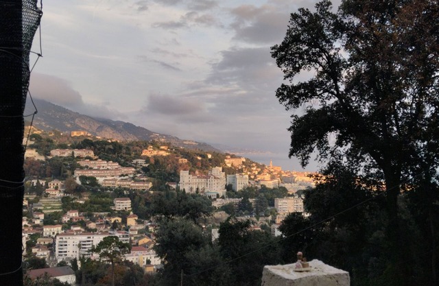 Nature corner in Menton. Serenity and comfort at the gateway to the city.