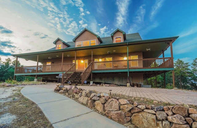 Nature's Oasis, 4BD Ranch Retreat, Hot tub!