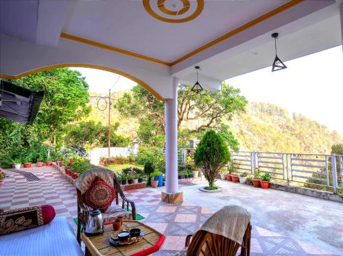 Nature's Vibe Homestay Nainital Near Kainchi Dham