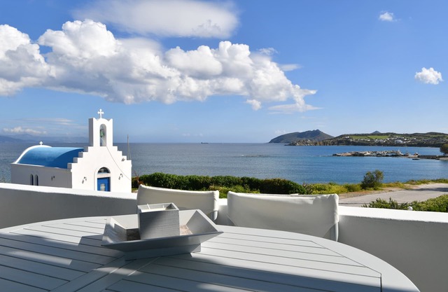 "Nava" Devine Water Front House in Ambelas