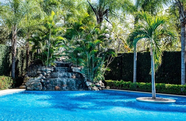 Nax3: Luxury Condo in Upscale Langosta Community