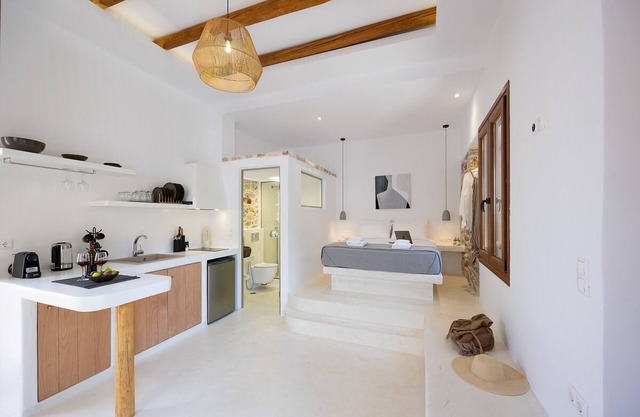 Naxos Boutique Suites