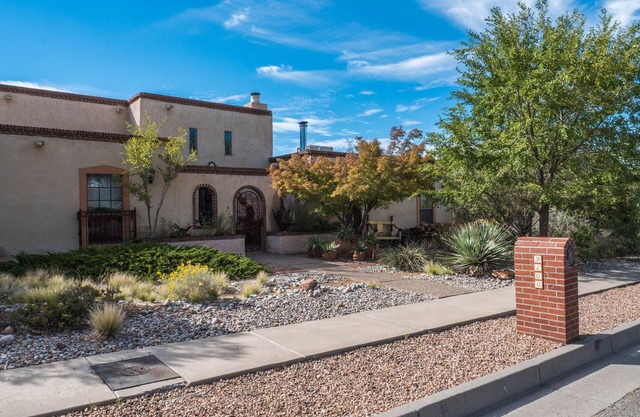 NE Heights Luxurious Retreat, Large Group Capacity