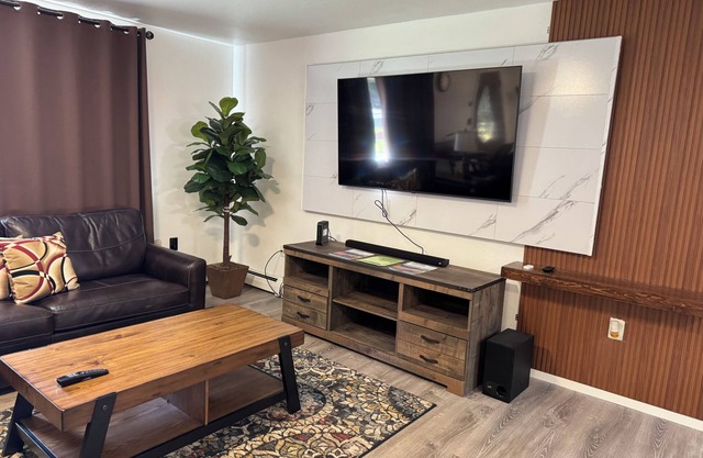 EAGLE Meadow Comfy Home in Juneau Valley