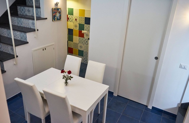 NEAPOLITAN HOUSE
