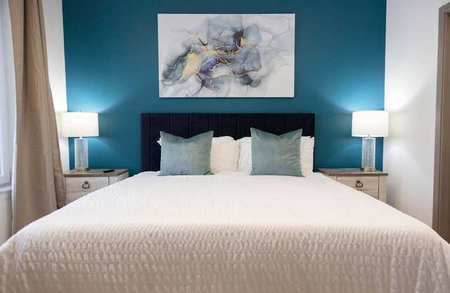 Near Downtown | Kid & Pet Friendly | Garage | W/D