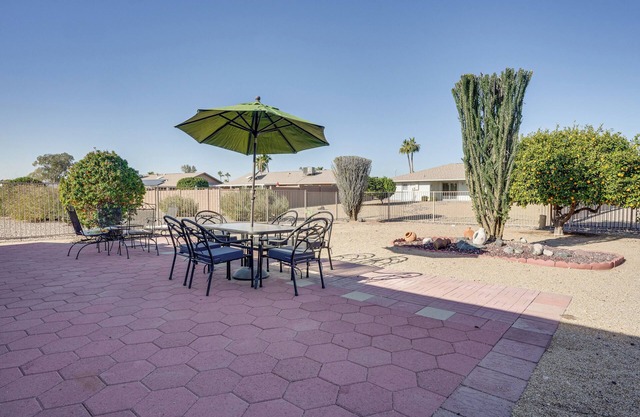 Near Golf & Spring Training: Sun City West Retreat