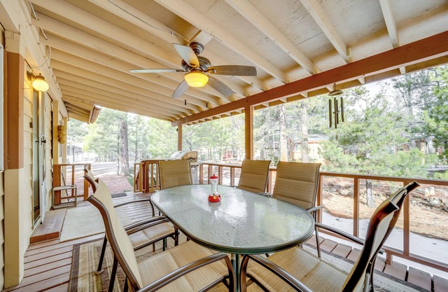 Near Hiking Trails: Tranquil Cabin in Munds Park!