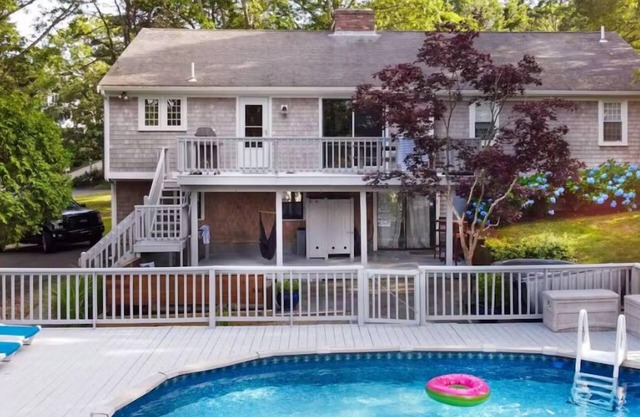 Near Mayflower! Pool & Hottub! Dogs OK! Slps 10!