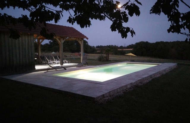Near Sarlat & Lascaux Holiday Rental, Delightful Farmhouse, Heated Pool, Wifi
