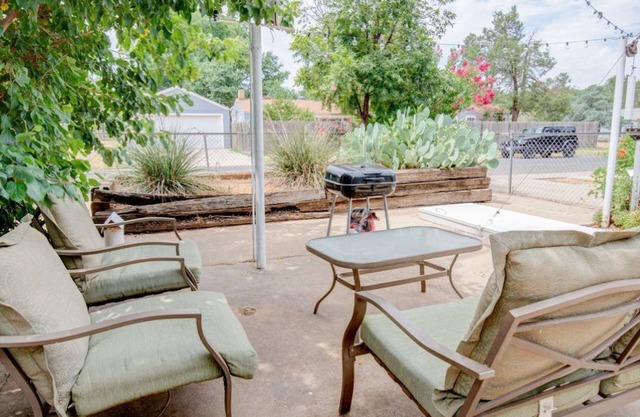 ✪Near TTU✪ Cozy Boho Bungalow✪1 BD/1 Bath✪