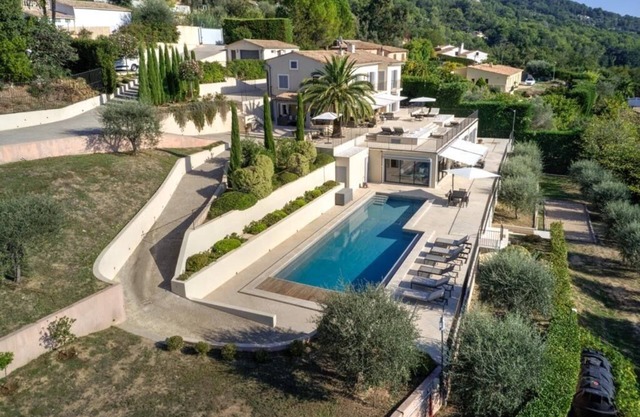 Near Valbonne, modern villa. One - or two family but with separate accommodation
