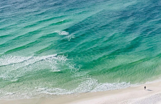 Neaux Worries: Newly remodeled Ocean Front 16th Floor Pearl Condo!