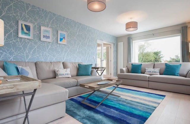Ness Dene House - Four Bedroom House, Sleeps 8