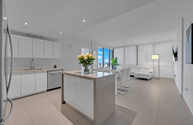NEW 2 full bedroom 2 full bathrooms in Downtown Miami ,8min from the beach