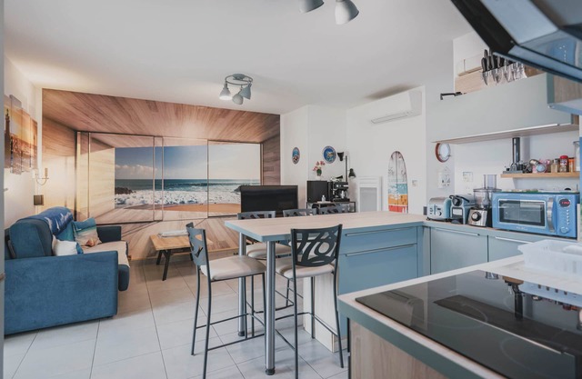 New ! 300m from the ocean, superb apartment, veranda, balcony, parking!
