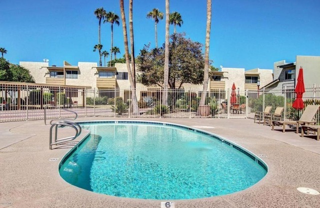New *5*STAR Listing! Poolside, Old Town Scottsdale Condo/TownHome